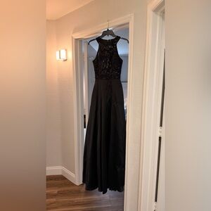 Windsor Elegant Black Evening Gown